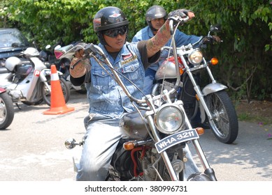 Negeri Sembilan, Malaysia - May,2015: Hundreds Of Motorcyclists Are Join A Charity Convoy At Jelebu, Negeri Sembilan. Organised By Local Bikers Club To Collect Some Money For Help Orphan House 