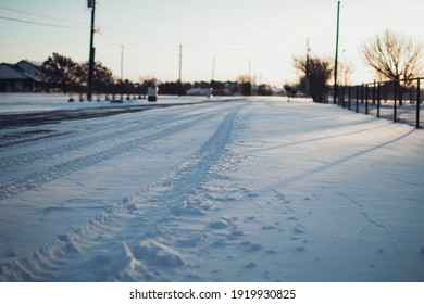 Neighborhood roads covered in Snow in North Texas, February 17th  2021