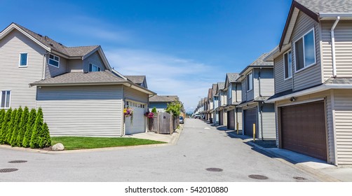 2,139 Surrey housing Stock Photos, Images & Photography | Shutterstock