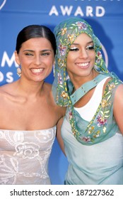 Nelly Furtado And Alicia Keys At 2002 Grammy Awards, LA, CA 2/27/2002