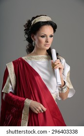 roman royalty clothing