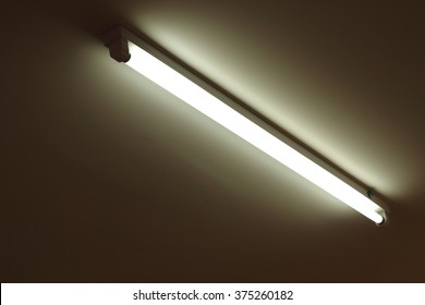 Imagenes Fotos De Stock Y Vectores Sobre Tubo De Luz Shutterstock