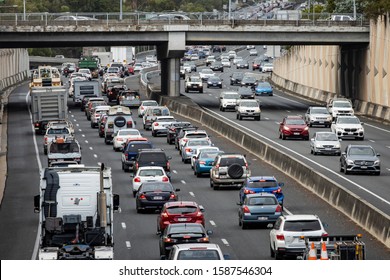 Nerang, Queensland, Australia, Dec 2019: The M1 Pacific Highway Has Reached Full Capacity With Over 150 000 Daily Vehicles Using The Busiest Road In Queensland For The Brisbane To Gold Coast Commute.