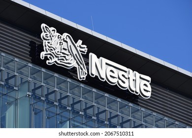 Nestle Logo, Signage On The Facade Of Nestle Polska Office, Swiss Food And Drink Company. WARSAW, POLAND - NOVEMBER 1, 2021