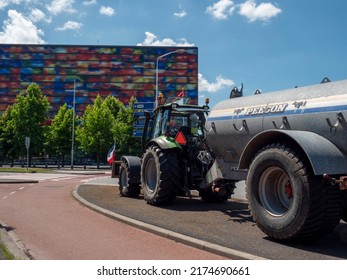 Netherlands - 4 july 2022, Hilversum: Farmers blocking entrance Broadcast and Media centre MEDIA PARK to protest against nitrogen policy