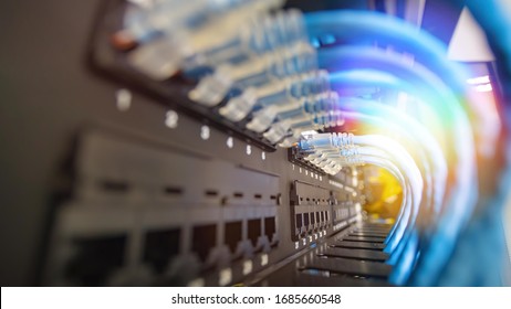 Network cable system in network rack