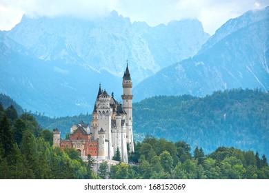 Neuschwanstein castle (Bavaria, Germany).