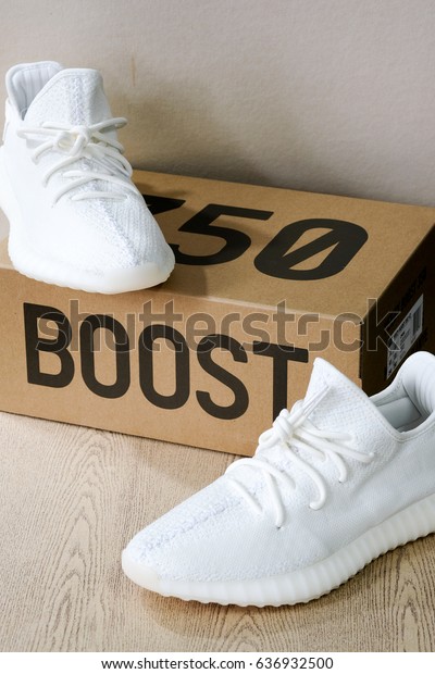 adidas yeezy 350 v2 blancas