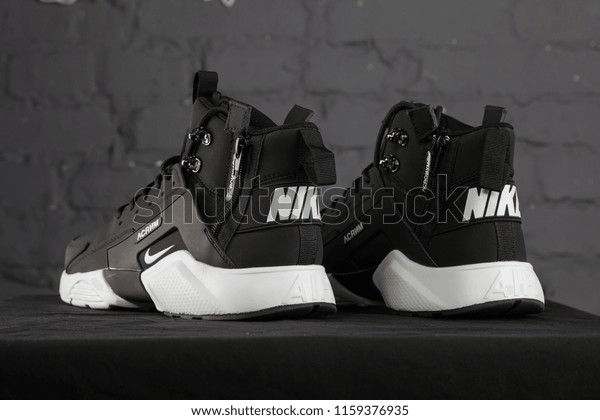 nike huarache new