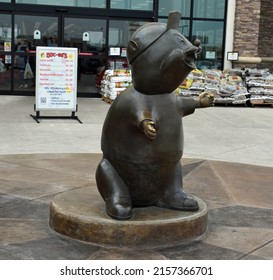 New Braunfels, TX USA May 9, 2022:  Buc-ee's convenience store for food, snacks and drinks, gasoline, knickknacks and clothing.  The iconic Buc-ee's beaver statue image.  