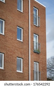 New Build Small Block Of Flats/appartments In Suburban UK