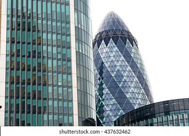 New Building In London Skyscraper    Financial District And Window