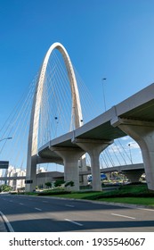 new cable-stayed bridge in São José dos Campos, known as the Innovation Arch. vertical view