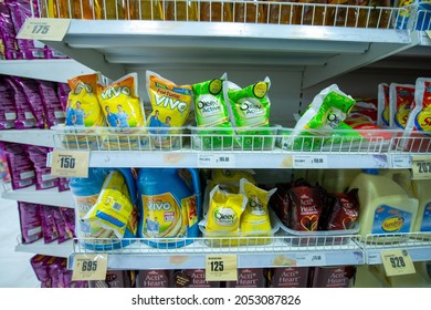 New Delhi, India- Jan 7 2020: Fortune VIVO Edible Or Cooking Oil Packets In Largest Hypermarket In India.