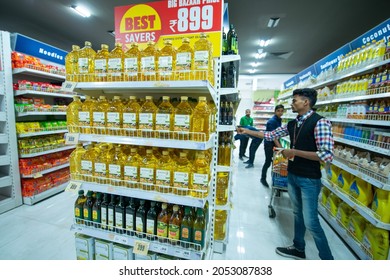 New Delhi, India- Jan 7 2020: Karmiq Olive Oil Extra Light  Sutaible For Baking, Frying And Sauteing, Edible Or Cooking Oil Packets In Largest Hypermarket In India.