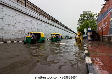 NEW DELHI, INDIA. JUNE 21,2017. : Rain In Delhi. Roads Get Waterlogged After Few Splashes Of Rain In Delhi. 