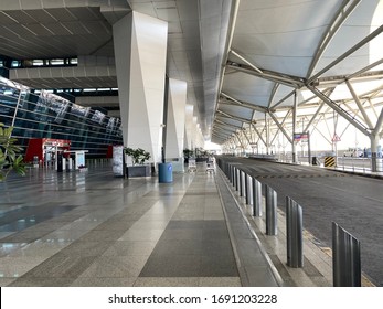 New Delhi, India - March 29, 2020: Curbside Departure Area At The Empty DEL Indira Gandhi International Airport, During The Coronavirus COVID-19 Pandemic Lockdown And Ban On Flights