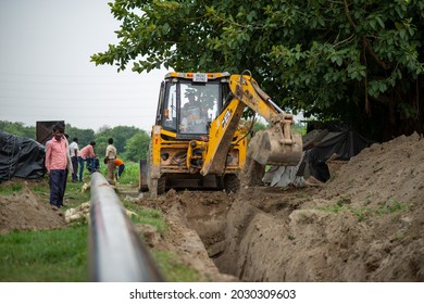 New Delhi, India-Aug 20 2021:  Installation Of Natural Gas Pipeline In Delhi, Gas Pipeline Installation For Transporting Fuel Supplies To Households And Businesses. 