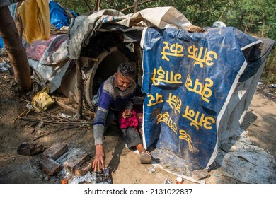 New Delhi, India-Feb 2 2022: People Live In Concrete Pipes Used As Makeshift Dwellings In Delhi