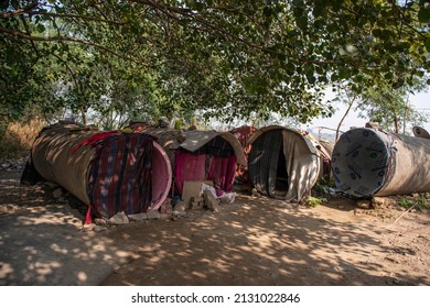 New Delhi, India-Feb 2 2022: People Live In Concrete Pipes Used As Makeshift Dwellings In Delhi