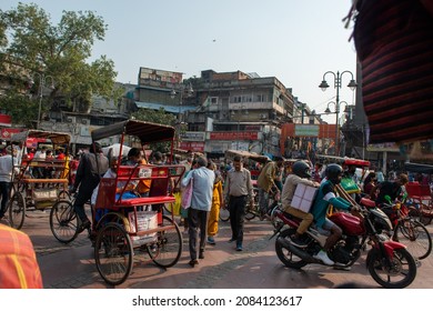 New Delhi Indianov 13 2021 Overcrowded Stock Photo 2084123617 ...