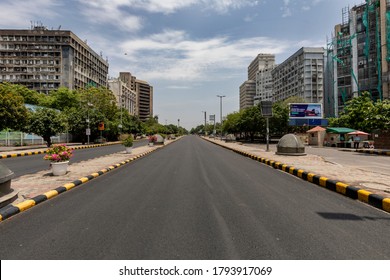 New Delhi, July 05, 2020: View Of Empty Road And Shops Due To Covid-10 Lockdown  At The Central Business District Of Connaught Place In New Delhi