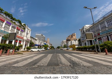 New Delhi, July 05, 2020: View Of Road And Shops At The Central Business District Of Connaught Place In New Delhi