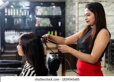 33 Beauty parlour new models Images, Stock Photos & Vectors | Shutterstock