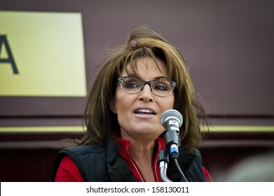 NEW EGYPT, NEW JERSEY/USA OCTOBER 12: Former Alaska Governor And Political Superstar Sarah Palin At The Tea Party Rally For Steve Lonegan On October 12 2013 In New Egypt New Jersey.