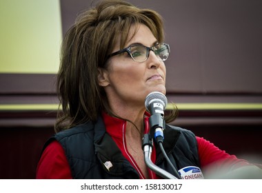 NEW EGYPT, NEW JERSEY/USA OCTOBER 12: Former Alaska Governor And Political Superstar Sarah Palin At The Tea Party Rally For Steve Lonegan On October 12 2013 In New Egypt New Jersey.