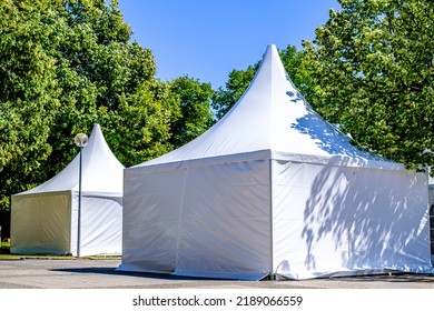 New Entertainment Tent At A Meadow - Photo