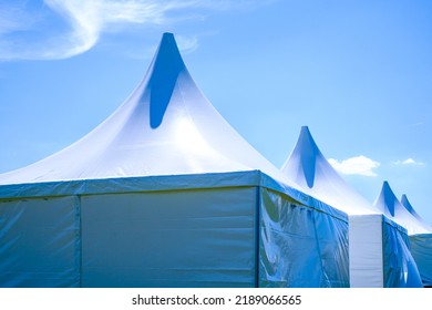 New Entertainment Tent At A Meadow - Photo