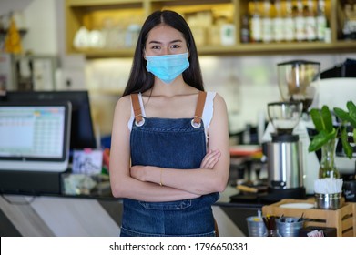 New Generation Women Wearing A Face Mask Do Small Business In Coffee Shop Counter