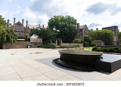 New Haven, Connecticut USA - July 28 2021: Yale University Campus With A Fountain And No People In New Haven Connecticut