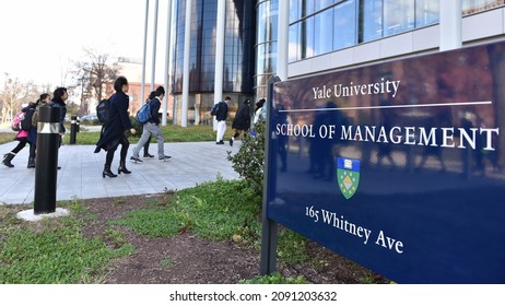 New Haven, USA - November 14, 2019: A Sign Is Seen At The School Of Management At Yale University. Founded In 1701 The Ivy League College Has A Current Enrolment Of Over 12,000 Students.