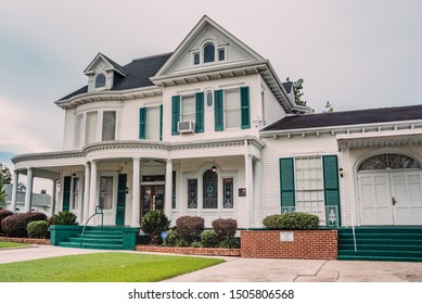 NEW IBERIA, L.A. / USA - SEPTEMBER 20, 2019: Evangeline Funeral Home Exterior Entrance On St Peter Street, South Louisiana.