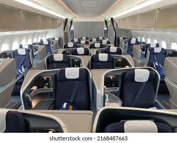 334 Airbus a350 business class Images, Stock Photos & Vectors ...