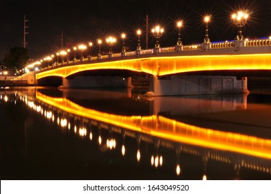 New Manila The Jones Bridge