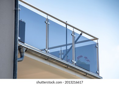 New Modern Glass Balcony Railing