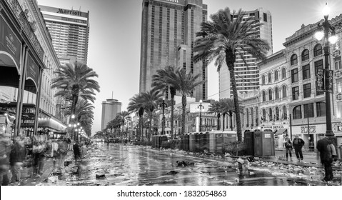 NEW ORLEANS - FEBRUARY 9, 2016: Night View Of City Streets After Mardi Gras Parade. This Is The Major City Event.