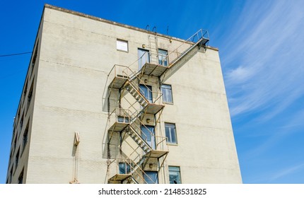 NEW ORLEANS, LA, USA - APRIL 19, 2022: Fire Escape On Side Of Tall Building On The Oschner Baptist Hospital Campus