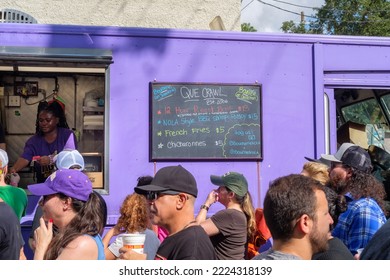 NEW ORLEANS, LA, USA - NOVEMBER 6, 2022: Que Crawl Food Truck Serving The Crowd At The Oak Street Po-Boy Festival