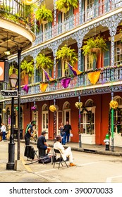 NEW ORLEANS, LOUISIANA USA- FEB 2 2016: An Unidentified  Local Jazz Band Performs  In The New Orleans French Quarter, To The Delight Of Visitors And Music Lovers  In Town. 