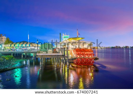 New Orleans paddle steamer in Mississippi river in New Orleans, Lousiana