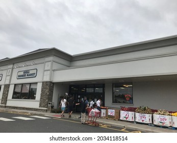 New Providence, NJ, USA - 09-21-2018: People Shopping At The Farmers' Market Store