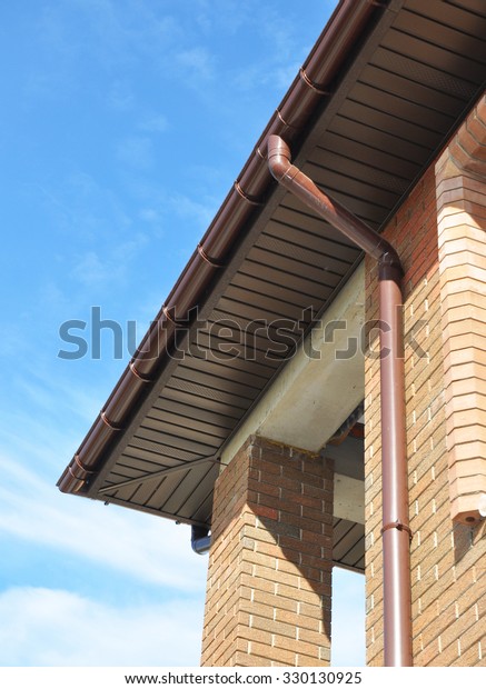 New Rain Gutter Drain Pipe Downspout Stockfoto 330130925 | Shutterstock