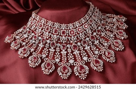 new round neckless set for women
