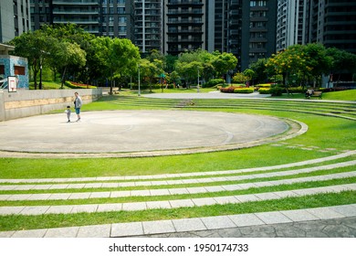 New Taipei City, Taiwan-April 5, 2021: Fumei Park In Xinzhuang District Is A Rezoned Park In Touqian, Covering An Area Of ​​about 2,000 Pings.