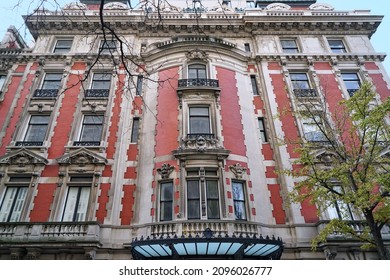 New York, 19th Century Ornate Style Townhouse Or Apartment Building