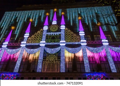 NEW YORK - 24 DECEMBER, 2016: Saks 5th Ave Department Store Christmas Light Show, Digital Images Are Displayed On The Building During The Holiday Season, New York City